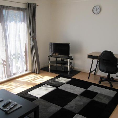 Cozy Off Road 2 Bedroom Cottage Apartment With Free Wi-Fi And Private Parking Glasgow Exterior photo