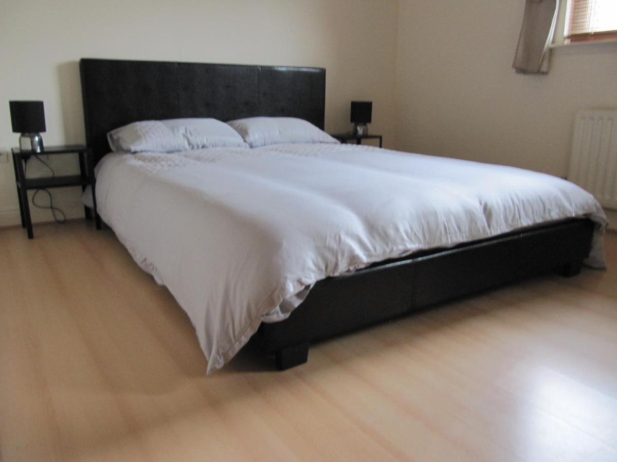 Cozy Off Road 2 Bedroom Cottage Apartment With Free Wi-Fi And Private Parking Glasgow Exterior photo